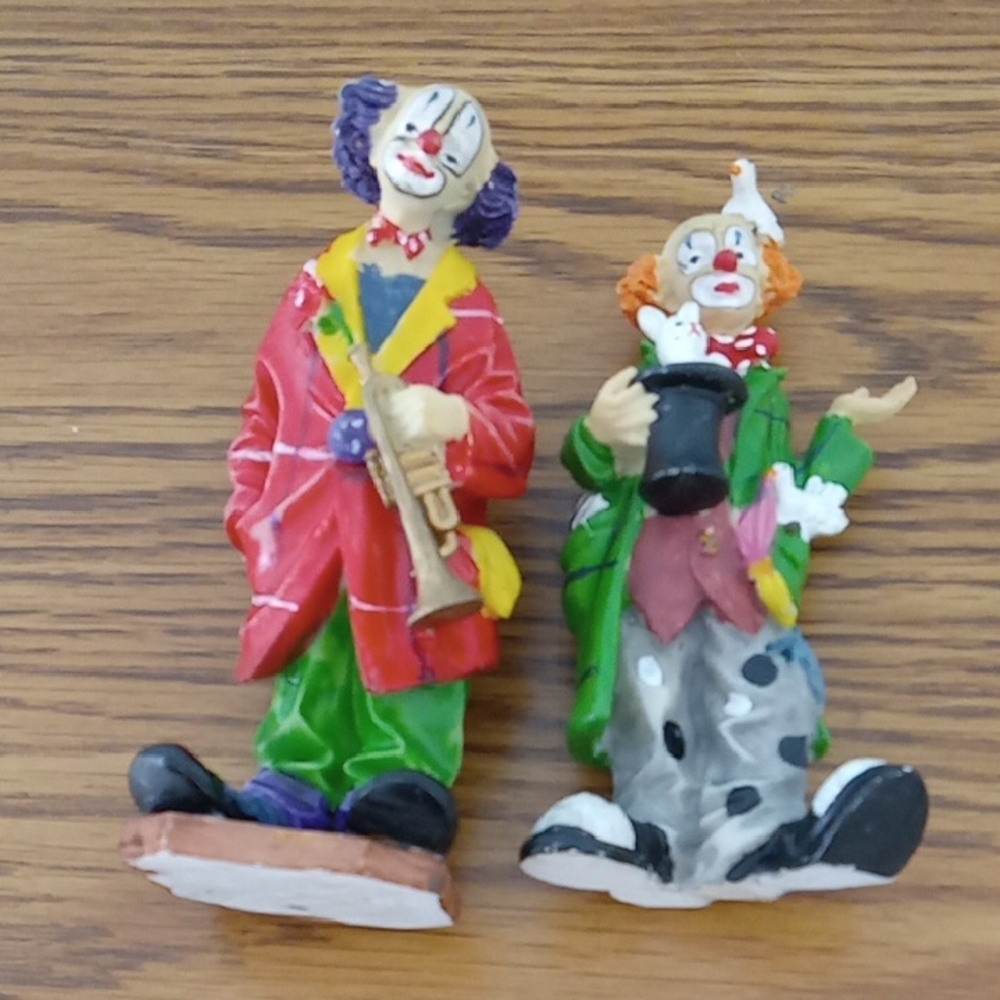 Colorful Clown Figurines Set Of 2 Trumpet Musician And A Magician